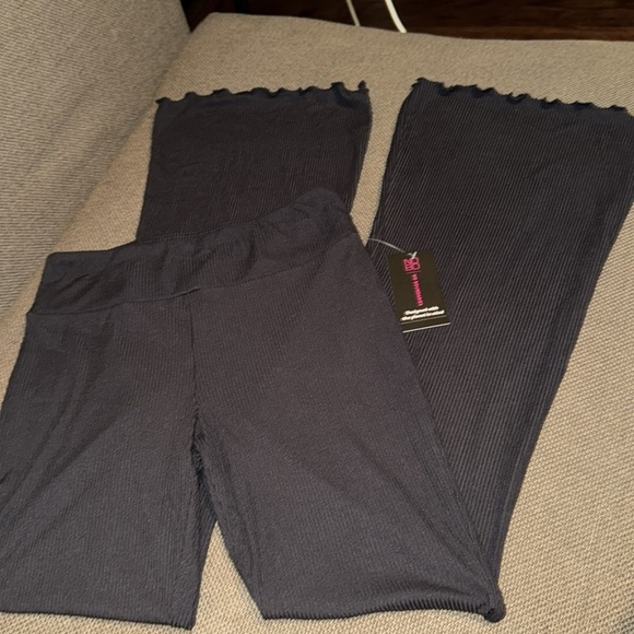No Boundaries Pants - No Boundaries womens black ribbed flare pants casual dressy bottoms Medium (7-9)